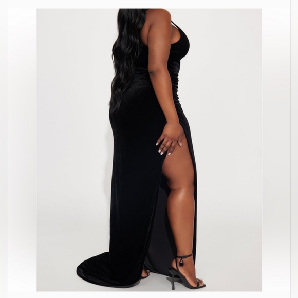 Fashion Nova Jessica Velvet Dress - Picture 3 of 8